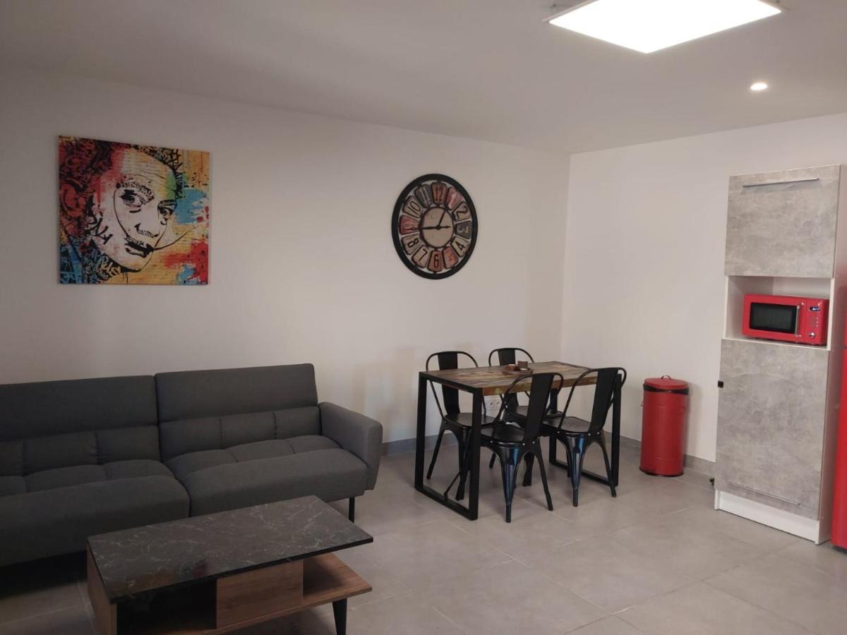 פרפיניין Charmant Appartement Climatise Quartier Las Cobas מראה חיצוני תמונה